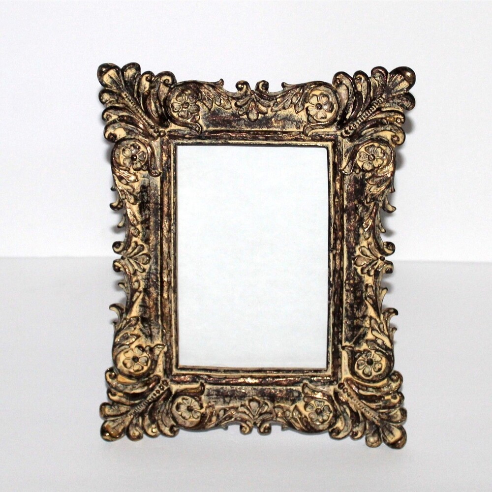 Sicura Italy Photo Frame Antique Style ornate 4 x 6 gold color baroque